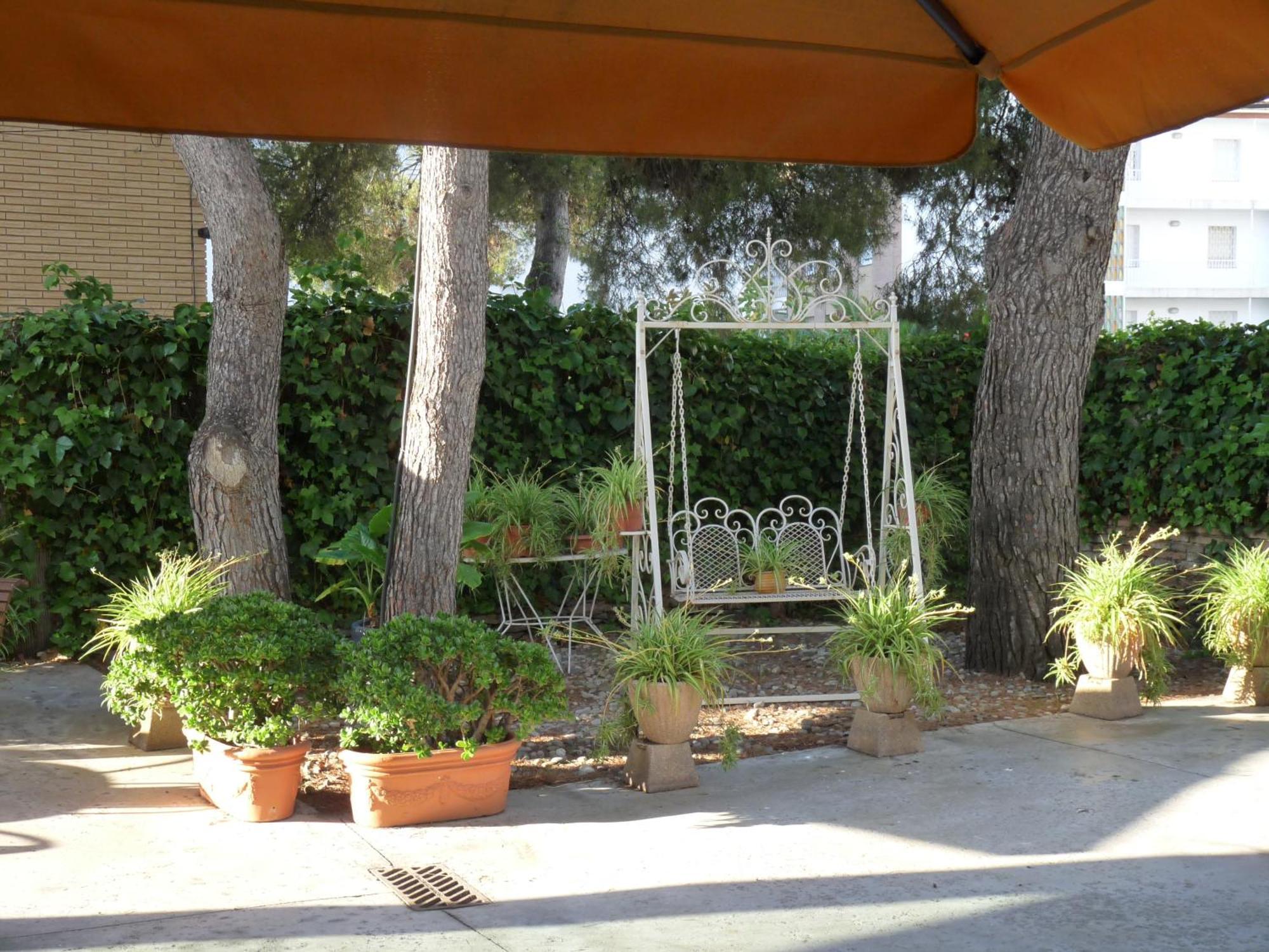 Hotel Ribes Roges Vilanova i la Geltrú Εξωτερικό φωτογραφία