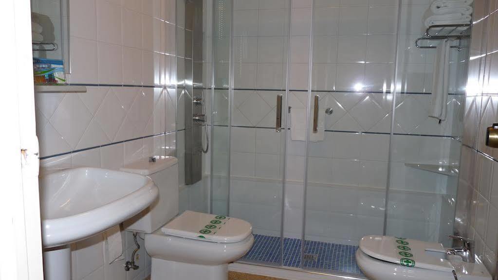 Hotel Ribes Roges Vilanova i la Geltrú Εξωτερικό φωτογραφία