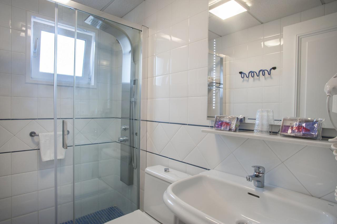 Hotel Ribes Roges Vilanova i la Geltrú Εξωτερικό φωτογραφία