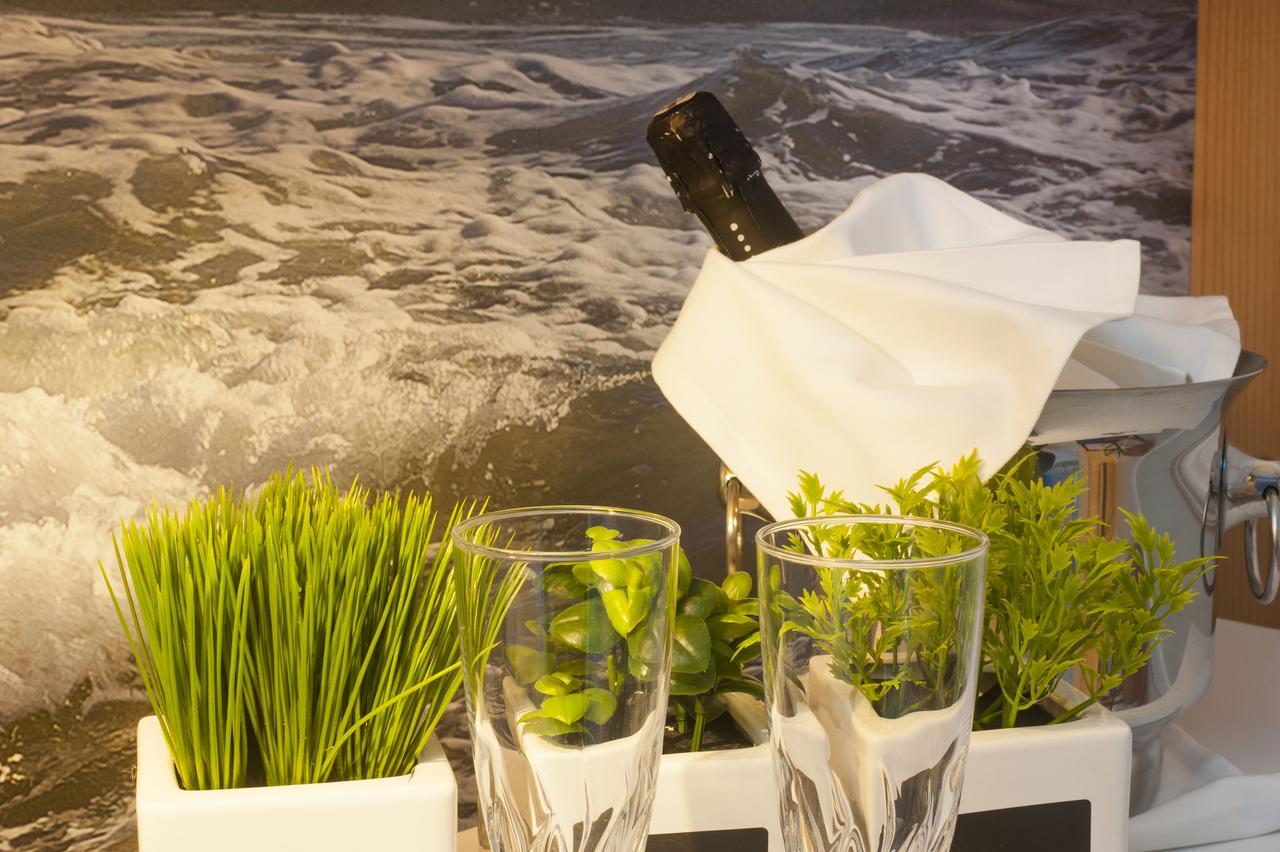 Hotel Ribes Roges Vilanova i la Geltrú Εξωτερικό φωτογραφία