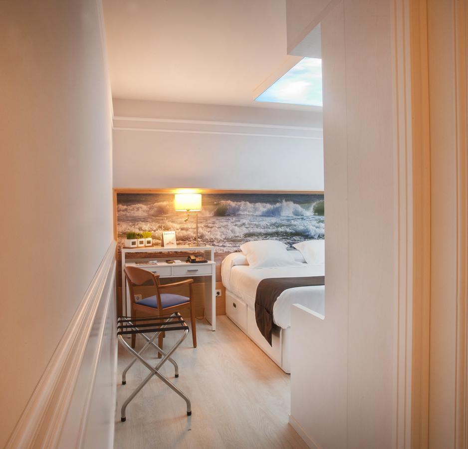 Hotel Ribes Roges Vilanova i la Geltrú Εξωτερικό φωτογραφία