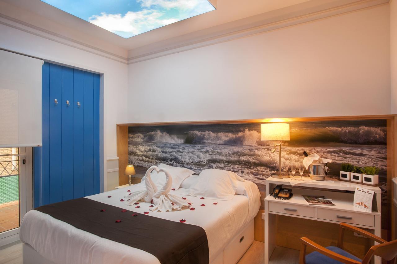 Hotel Ribes Roges Vilanova i la Geltrú Εξωτερικό φωτογραφία