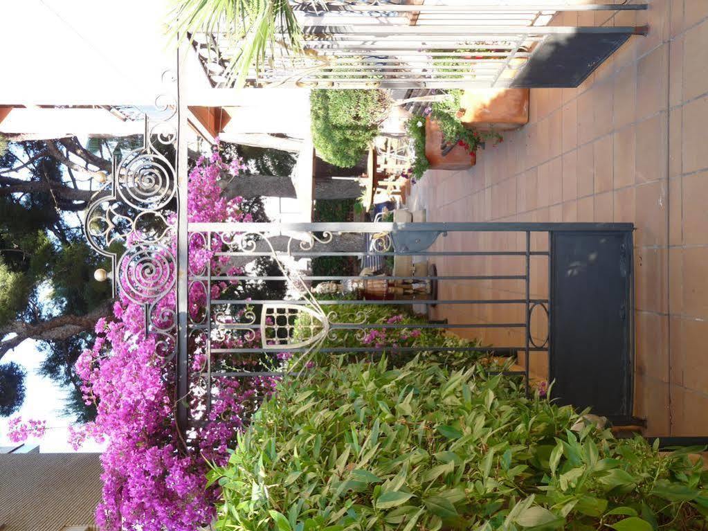 Hotel Ribes Roges Vilanova i la Geltrú Εξωτερικό φωτογραφία